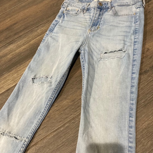 Hollister High Rise- super Skinny Ripped Jeans - Picture 6 of 12